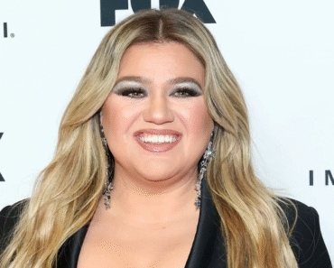 Kelly Clarkson Defends Spanking as a Parenting Choice: A Controversial Approach to Discipline