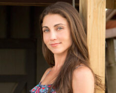 Fans Spot Surprising Detail in Mary Padian’s Beach Outfit – Did You Notice It Too?