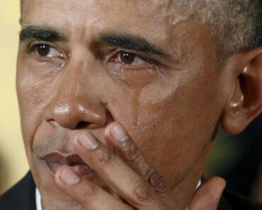A Heartfelt Moment: The Emotional Strength of President Barack Obama