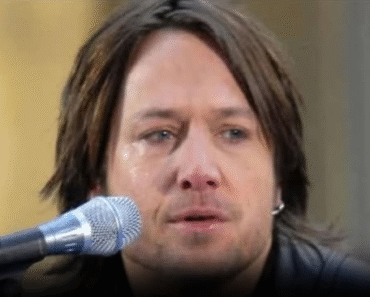FANS RALLY AROUND KEITH URBAN AFTER HE ASKS THEM TO PRAY FOR HIM