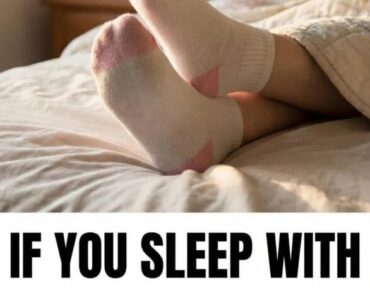 How Wearing Socks Indoors Supports Comfort and Foot Health as We Age!